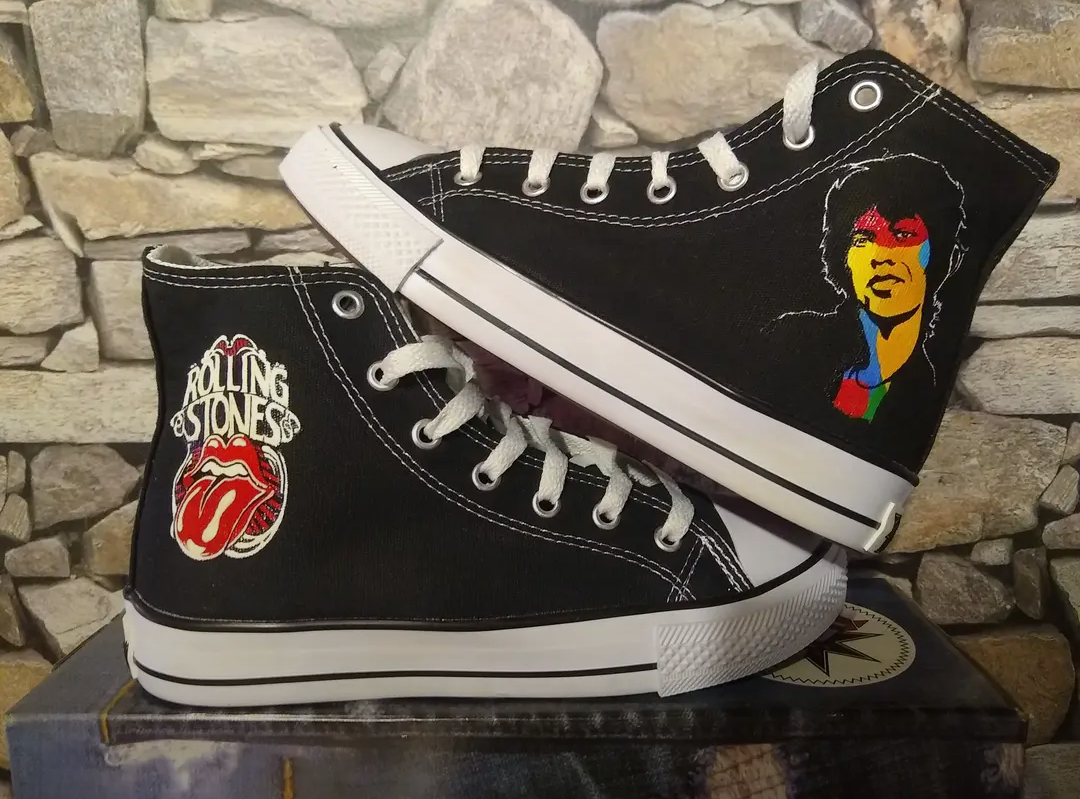 zapatilla de Rolling Stone pintada a mano